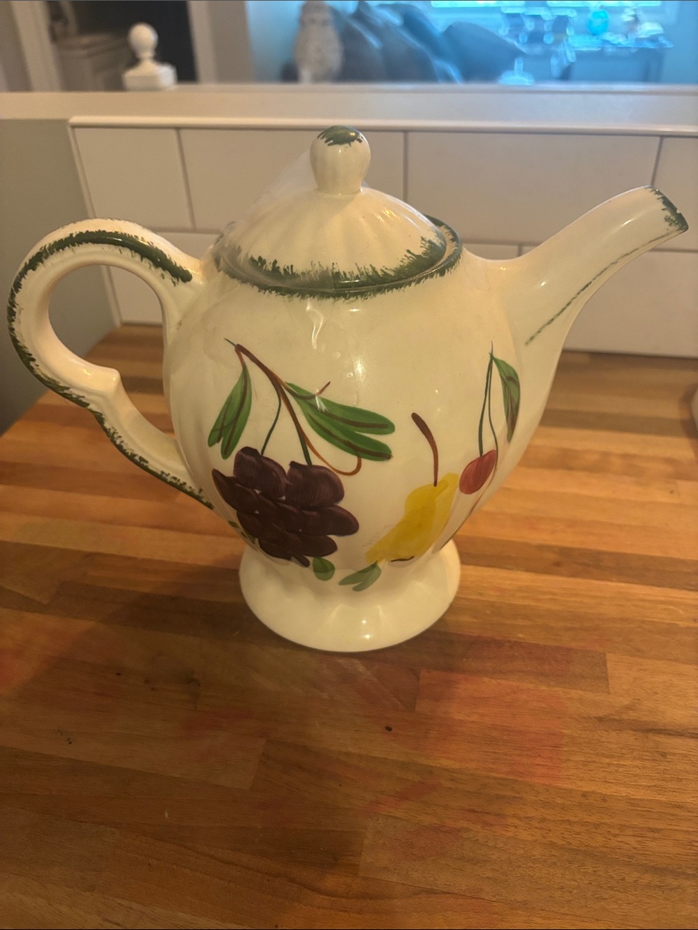 Fruit motif tea pot
